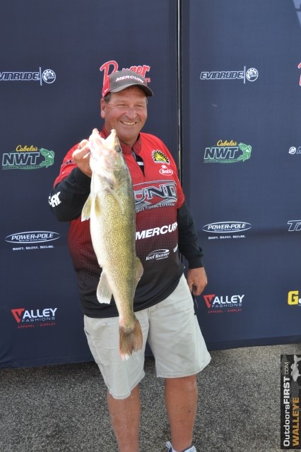 0D6D9799-3007-4F07-B9C4-B12E9FB0B3A3