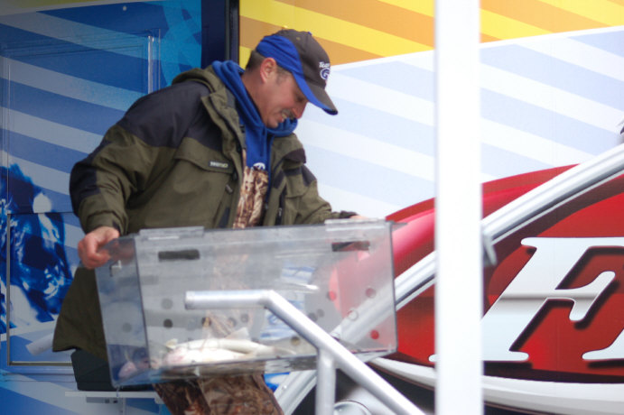 0D83C924-154E-4BA7-B956-6E8F7F7FC3A8