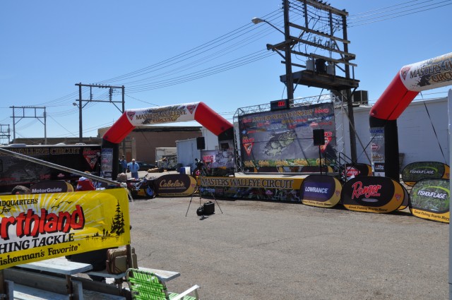 0D887B39-F8A3-421F-84F2-B2D448D07859