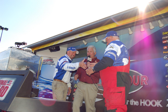 0DACC3FC-FB94-4AF3-8F27-DAFBE89BB2A4