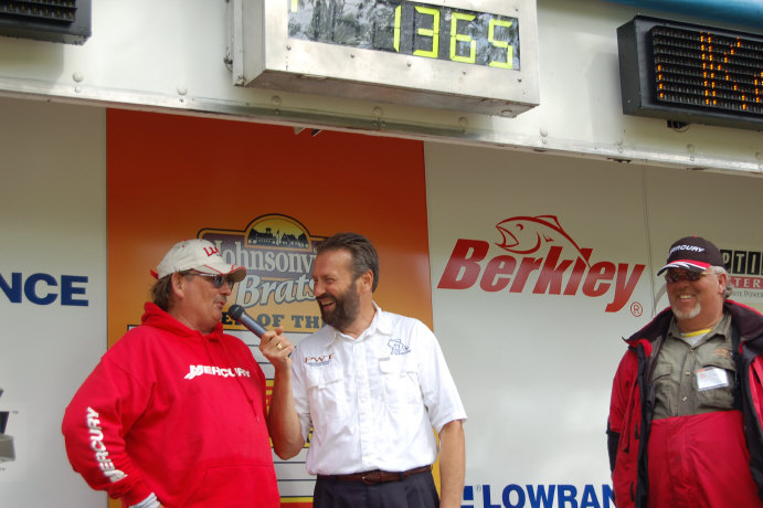 0DD9D424-5216-45F7-911E-11C49D56DC6E