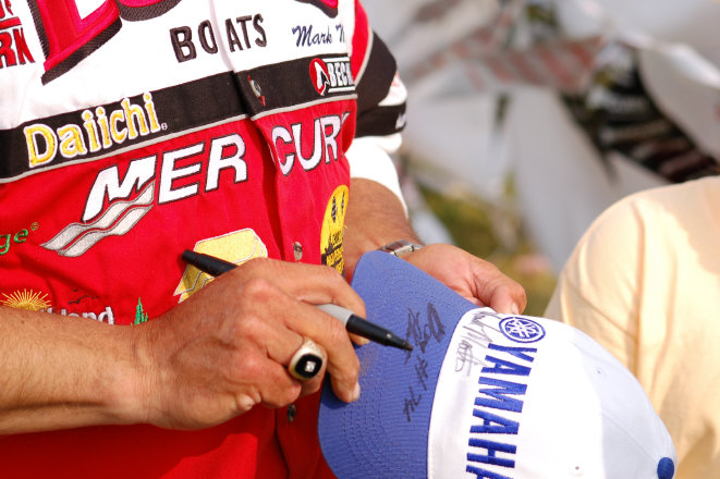 0EA82120-1BEC-4F2E-9545-81F03CD30C19