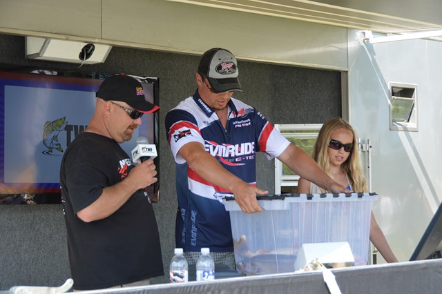 0EBB3007-6CEA-4440-9B33-462B5392824B