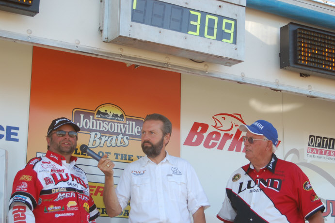 0EBB484A-FB90-4E8E-B0C7-72688F4C2403