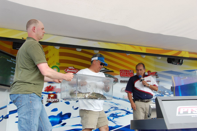 0F0A98C2-3C8B-4D37-B4B5-5BCEBC4CF488