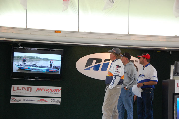 0F32279C-D21E-4BC6-93B4-2B51B121BEC5