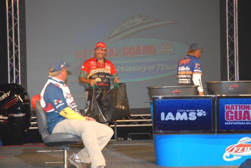 0F7F51E3-F0F1-483D-9CB6-3BE8B966FC96