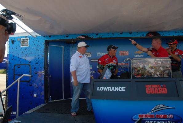 7F2DE73D-9D6E-4624-A3DC-2EA694CC5356