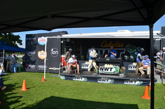 10AB72E6-CDD0-4B36-8535-53180F7D8A8F