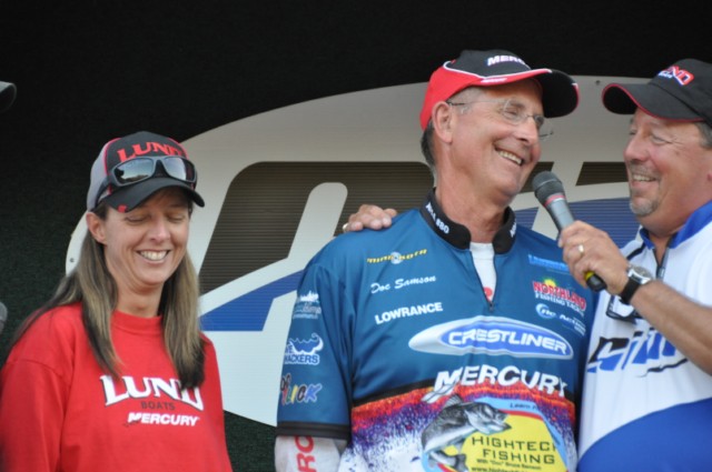 10E03A24-AC6F-417F-90AE-6D828FD7B89C