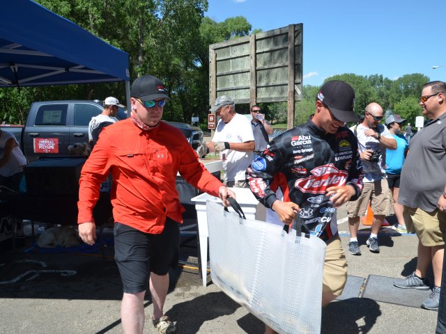 112ED83F-4608-4626-8C01-67C2DAE65608