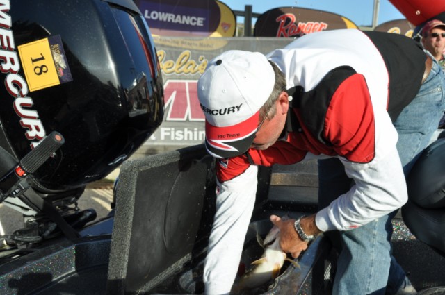 11544CFF-291A-4F48-A310-286645479DED