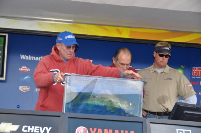 11726BA7-E05B-4CB7-A401-67A3FFB312C1