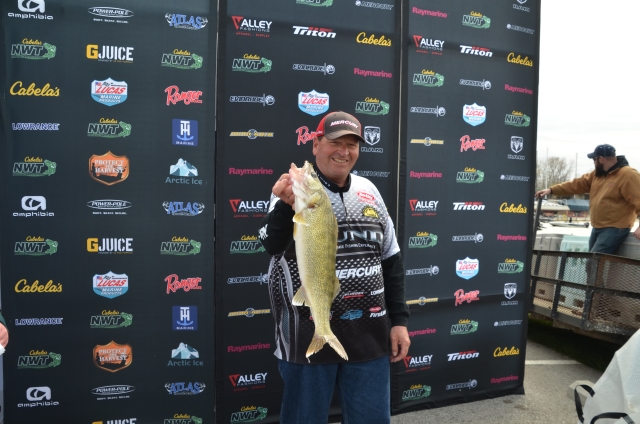 11AA8753-718D-4745-B4F5-849E05E3975A