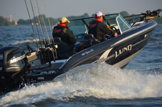 12700FC3-4F4F-4E3B-8B09-5086D715D949