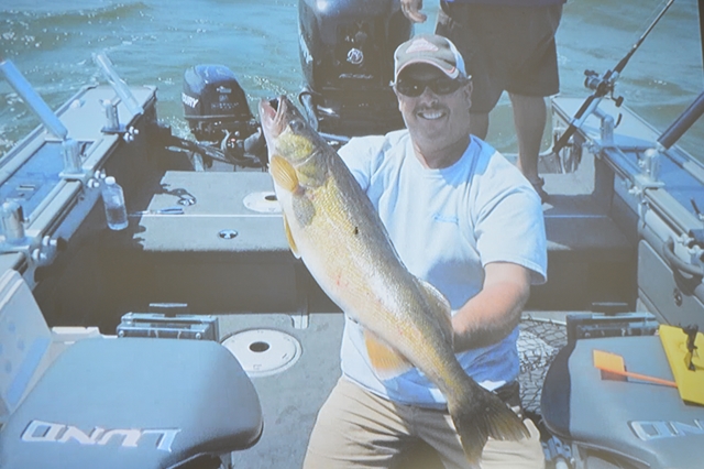 12A80C72-0A78-4EEA-B69F-5112E0D19BEC