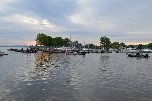 12B3419C-B27C-421F-893D-EF5B322B0521