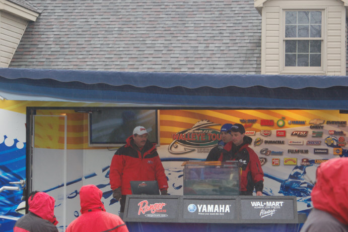 12B74F31-E0D3-470C-B35C-C62BA8214AE0