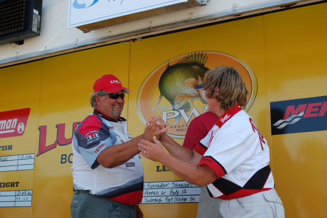 131F9569-FCF6-4A7D-AC73-9FC05879C2E3