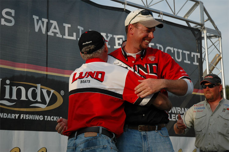 13896921-DD3B-4724-9B22-0EEC1CB8858A