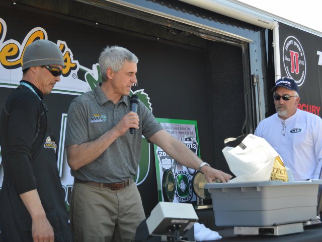 138A1606-B6F5-416A-B176-D07E8A8ABE0F