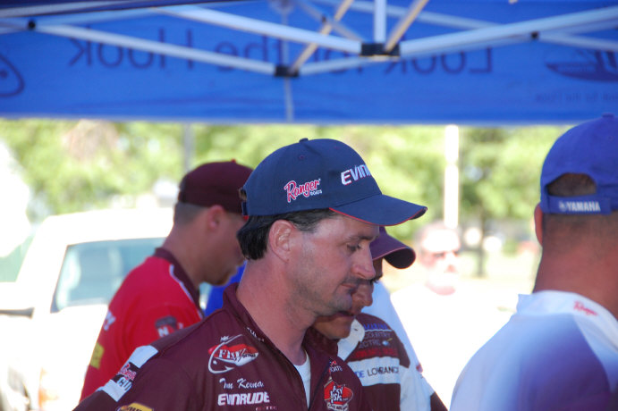 13BA49FF-C981-4076-B6CC-4C0E00015CE2