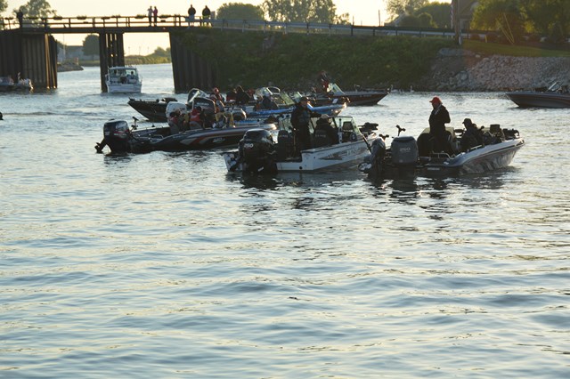 13DEA981-13A1-4A89-9015-50702500F5E1