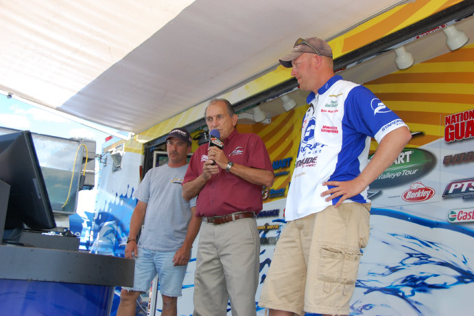 13E0E56C-CB13-48EB-BC68-A4035366965F