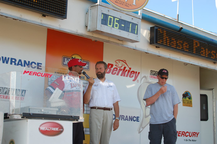 1408B983-6C52-4B83-AEEF-AE1E58EBAEFE