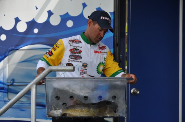 143EEF4B-D38F-42C0-9486-08F59E387310