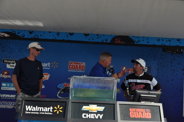 14C40CF2-7E30-458D-BB0C-788F75C86FD1