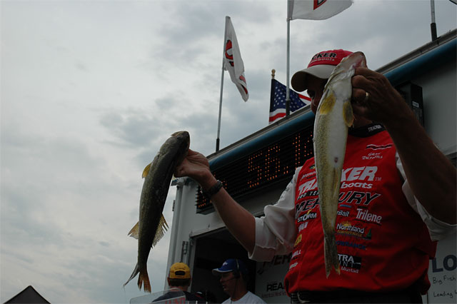 153D24DD-B87D-4E39-9B16-6384E402D74A