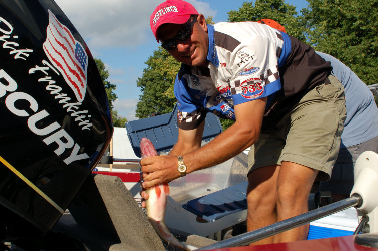 154B3CFD-FC66-4CB8-BB39-E214E5B5AD25