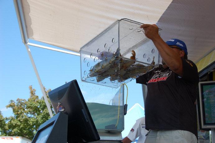 15863CF6-2EBA-4329-B028-80DD417407B4