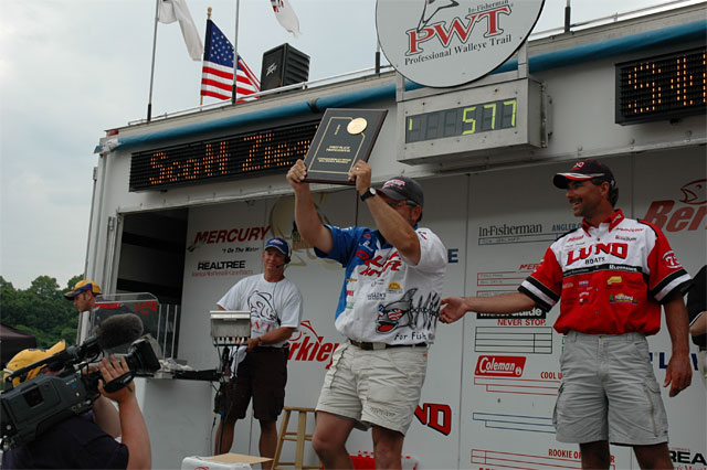 1608EFE3-DCE9-458E-8A76-BFC8F492B4F1