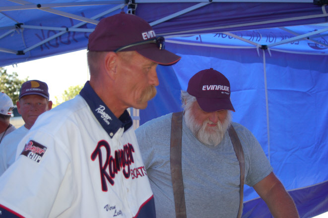 164766BB-C02E-4295-B128-DDBD9F5F6886