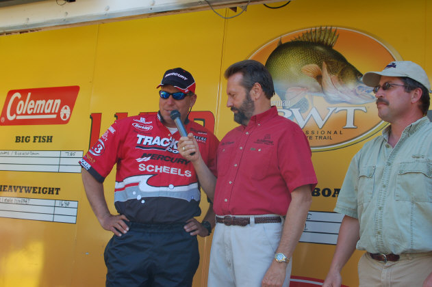 16D2428D-3D89-41D4-82BD-05FA3D821E38