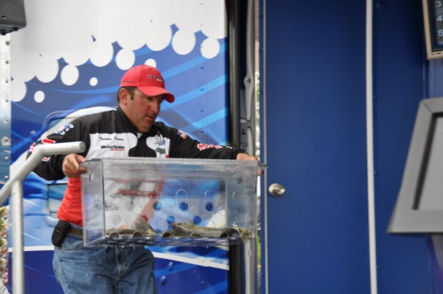 16E916F2-CAAD-457E-9F23-8CF5B792C3AE