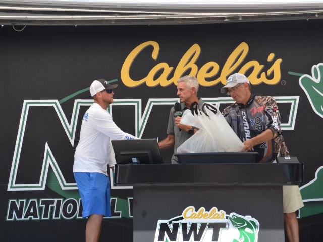 1788F603-F6CB-4826-8F1C-B8A1895B2A77