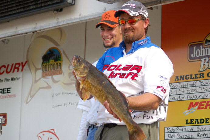 17BED943-BBA7-48FD-A596-4968069588C4