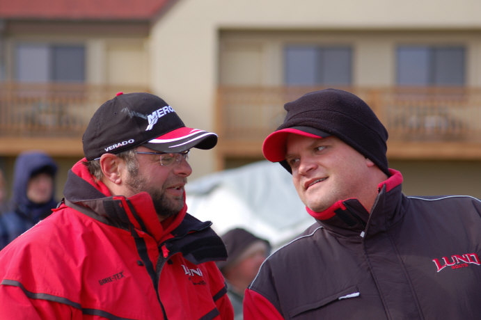 19549B66-A8F9-4D07-B96A-C3FB509C078E