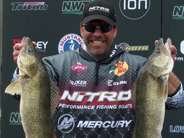 195CC9E3-9D40-4040-83EF-F9DBED6D4278