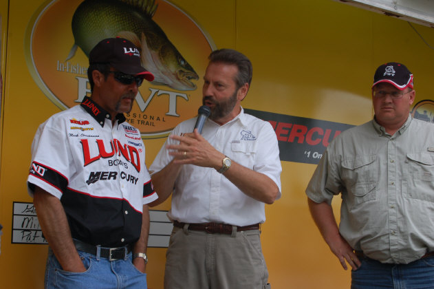 19B07A0A-83CD-4869-A1F4-3A38073B4346