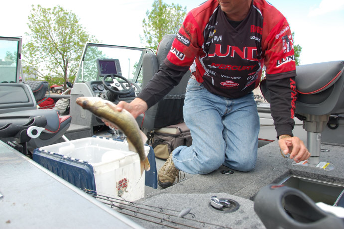 19D02012-7BBD-4A83-A9C5-088847ED574B