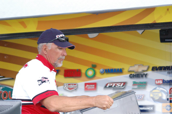 19E02C32-5B1E-4F3B-94E4-FF58815E1169