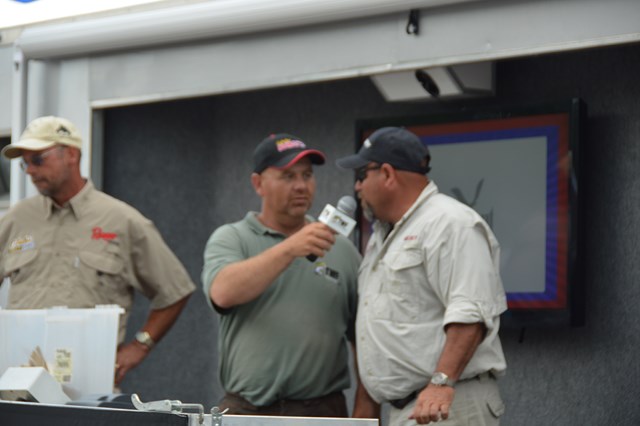 19E04061-8CAD-4079-838B-6F6838E0FF54