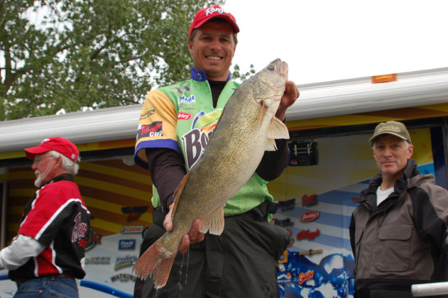 19F23F1A-63DC-467B-994B-FD7FAA48A9AC