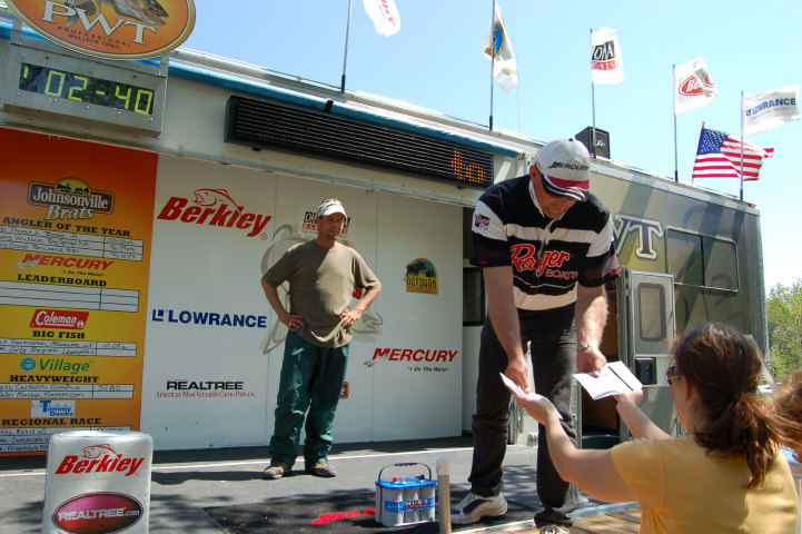 1A4F03FD-6B12-4142-B654-B1D896A4FD20