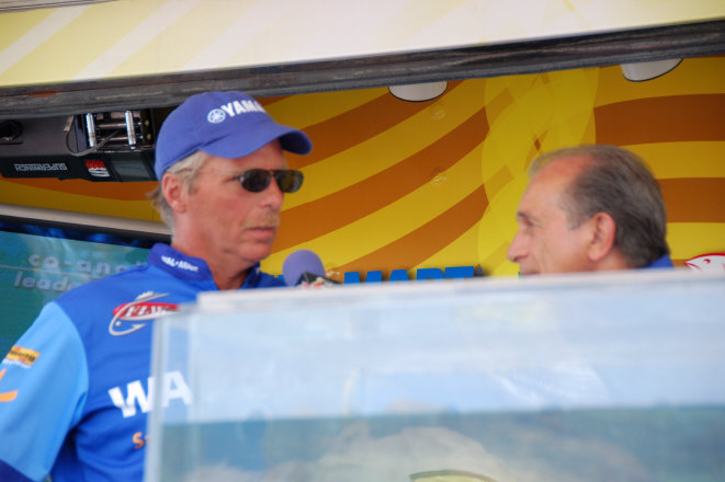 1A82887B-2EE8-4735-BEE8-9B2E9BFA3FF7