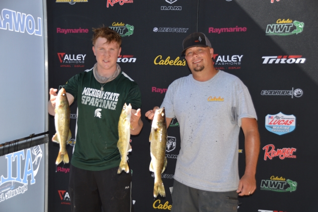 1CAE283A-7E5F-49B0-BAC7-981C421BFD48